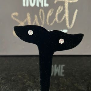 Medium Crystal earrings NWOT